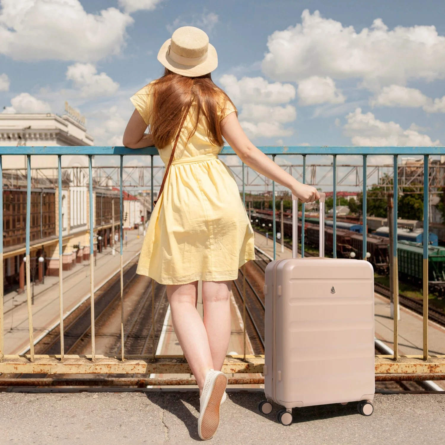 Aerolite 24” Medium 67L ABS-polycarbonate Check-In Suitcase – Lightweight Hard Shell Luggage with 4 Spinner Wheels, TSA Lock & Organised Interior – Beige - Image 6