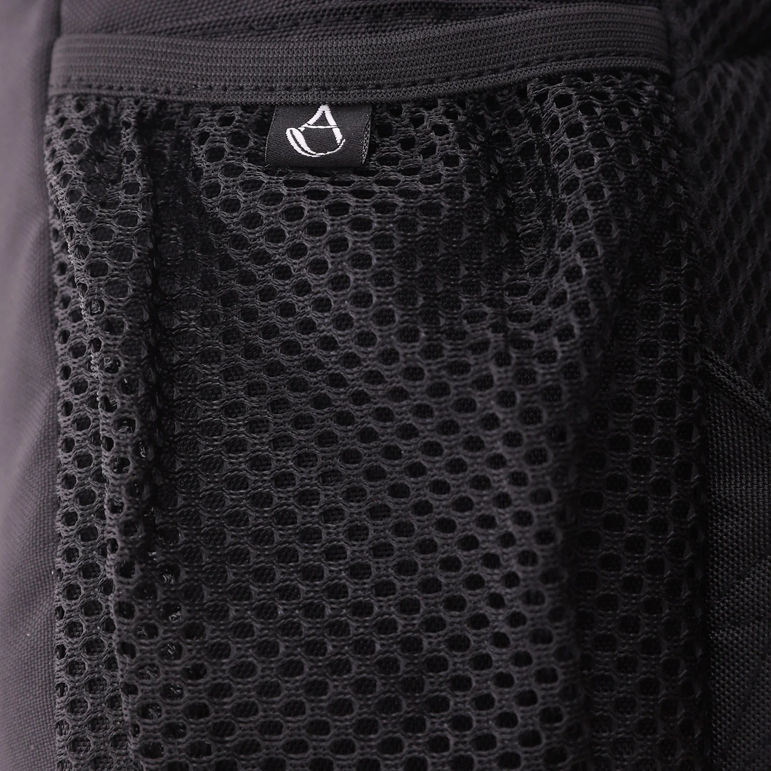 Aerolite 40x30x10 Lufthansa Maximum Size Backpack Recycled Eco-Friendly Shower-Resistant Cabin Luggage Travel Approved For British Airways, easyJet Swiss and Austrian Airlines with 10 Year Warranty - Image 12