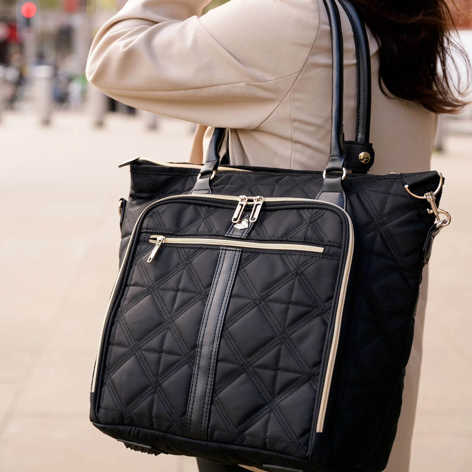 Aerolite 16.5” Quilted Ladies Laptop Bag – Elegant Travel Tote, Carry-On Hand Luggage, 45x36x20cm, Padded Shoulder Strap, 10-Year Warranty - Image 3