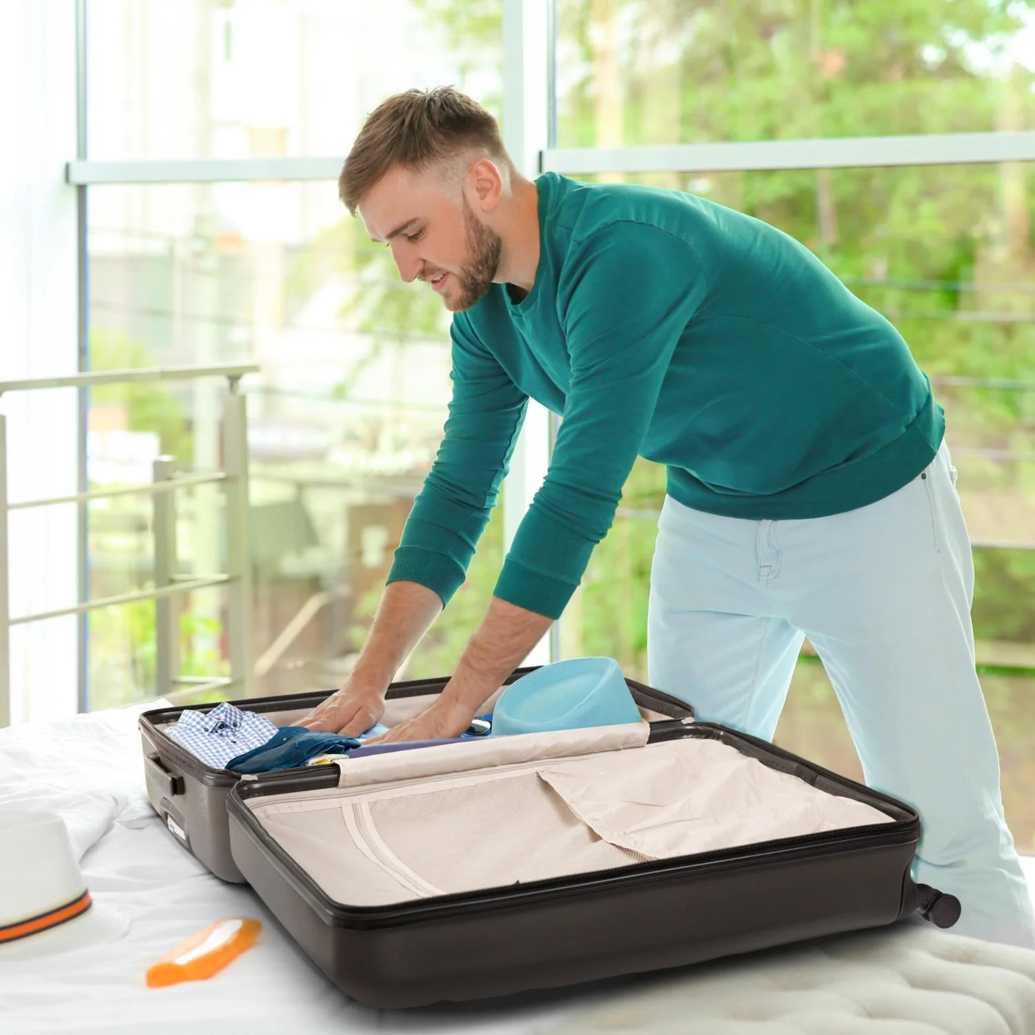 Aerolite 25" (69x50x27cm) Medium Lightweight Hard Shell Checked In Hold Luggage Suitcase with 4 Wheels, 82L Capacity - Image 10